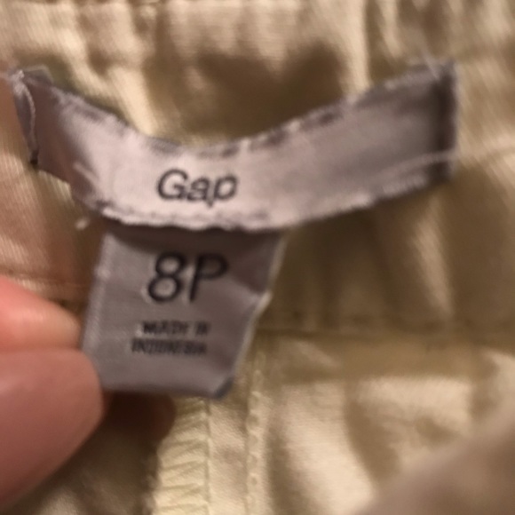 Gap light yellow shorts - Picture 1 of 2